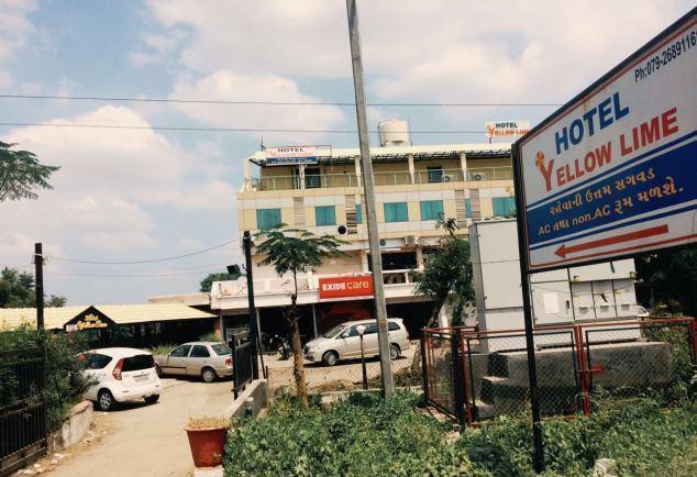 Hotel Yellow Lime Ahmedabad Bagian luar foto